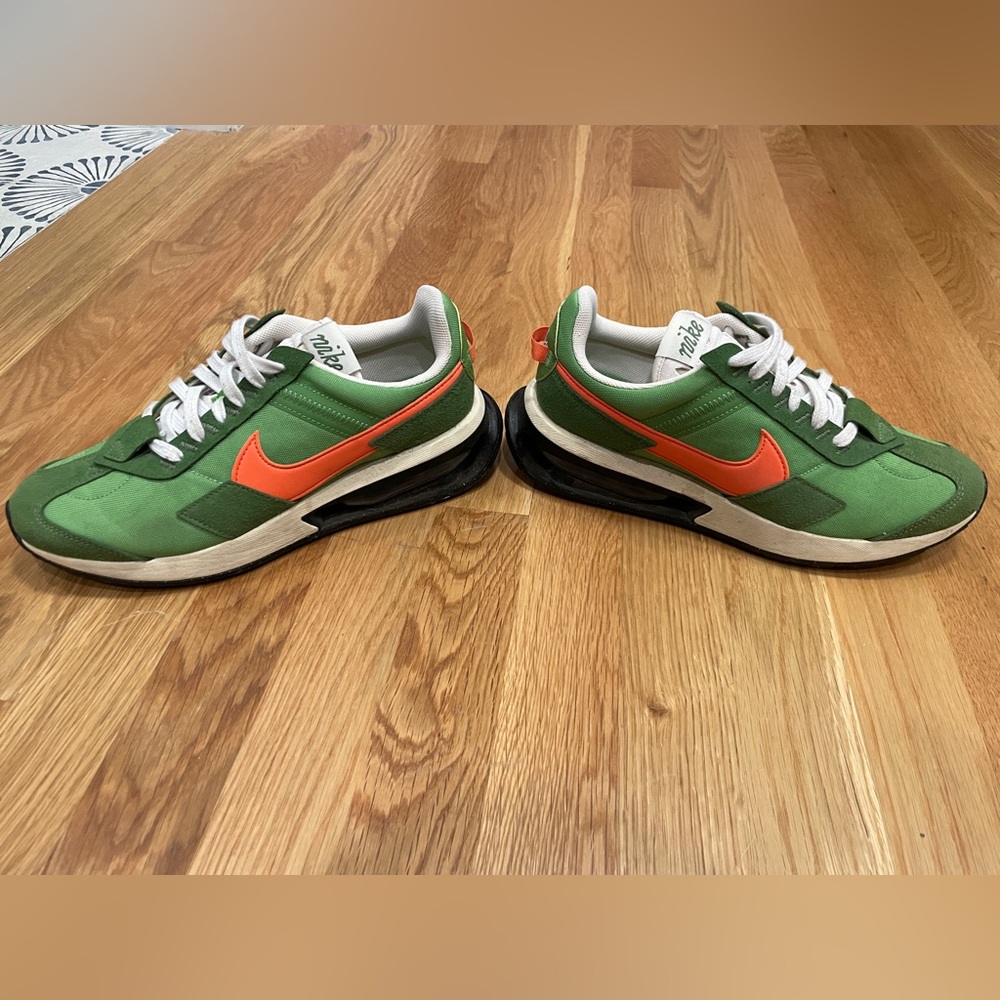 Nike tennis shoes